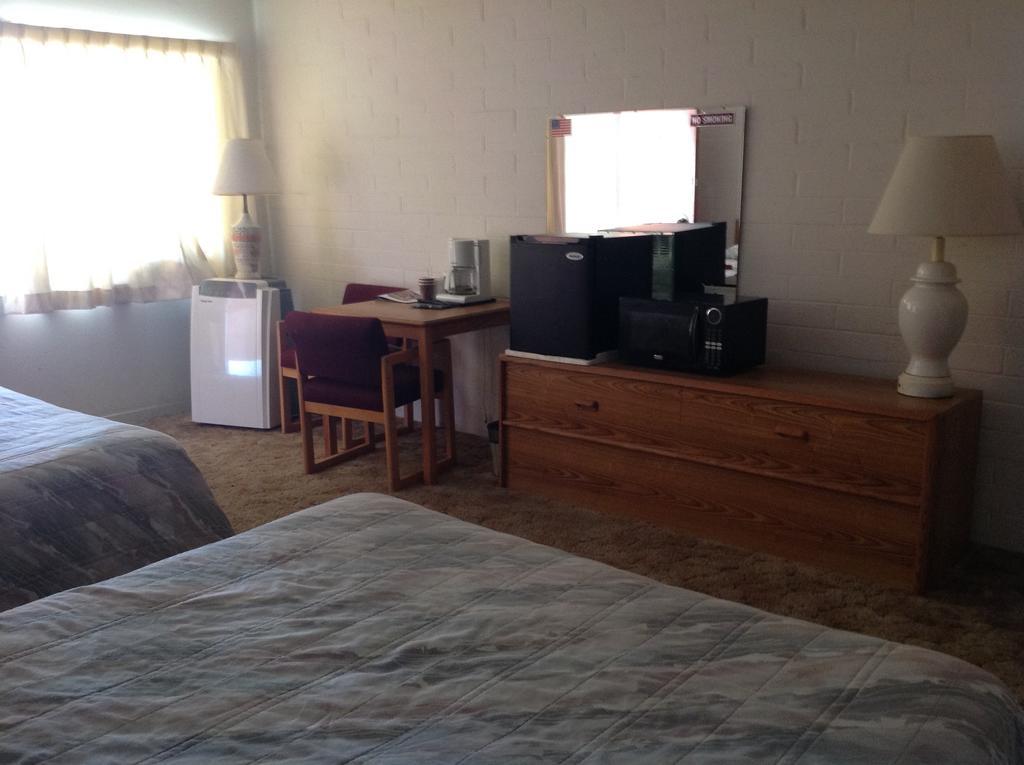 Wiebe Motel - photo 2
