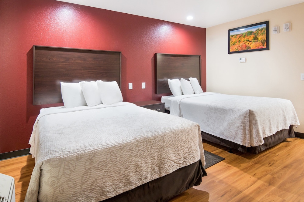 Red Roof Inn PLUS Fort Worth Burleson - photo 11