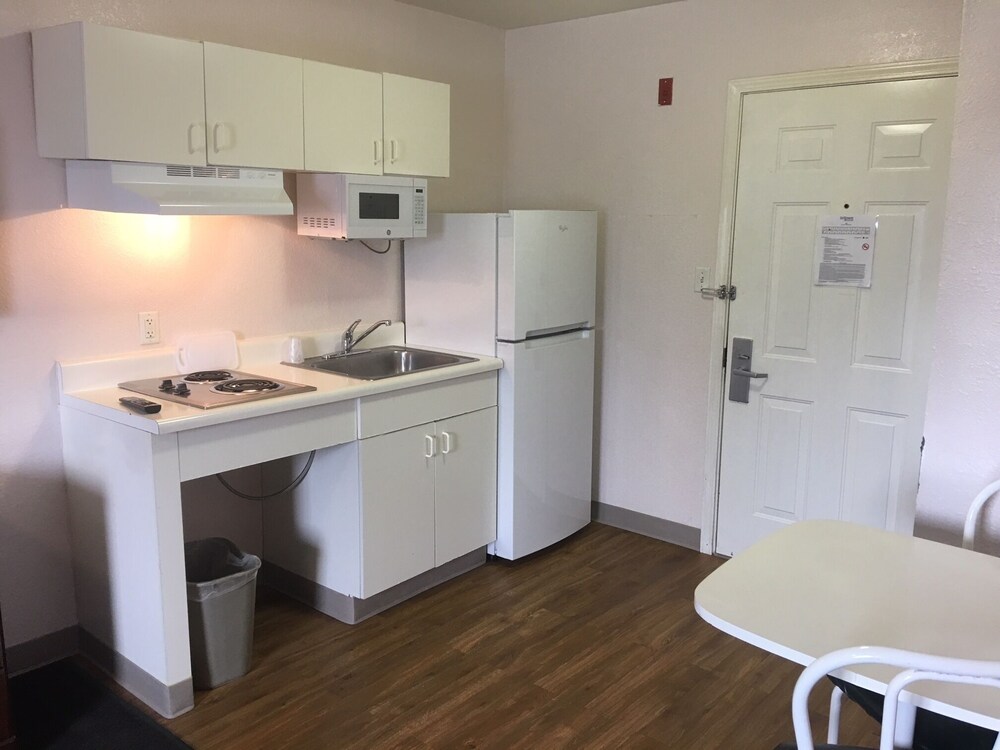InTown Suites Extended Stay Salt Lake City UT Woods Cross - photo 5