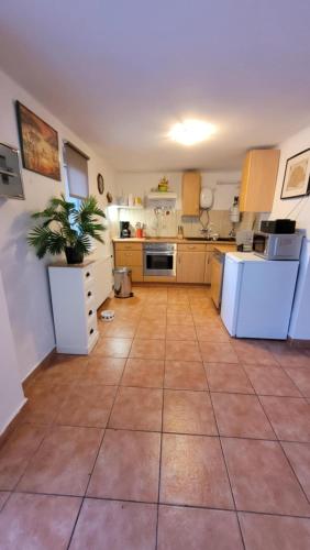 Tuba Apartman — 4-Star Luxury Hotel in Kiskunhalas, Hungary