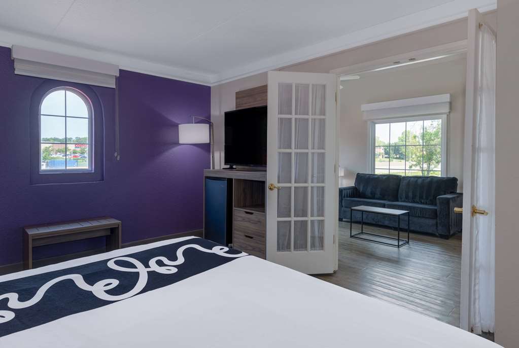 La Quinta Inn by Wyndham Kansas City Lenexa - photo 31