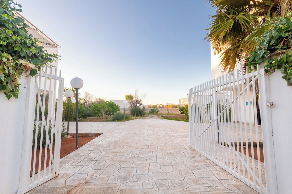 Porto Cesareo Air conditioned Villa 12 Beds Torre Cesarea — 4-Star Luxury Hotel in Porto Cesareo, Italy