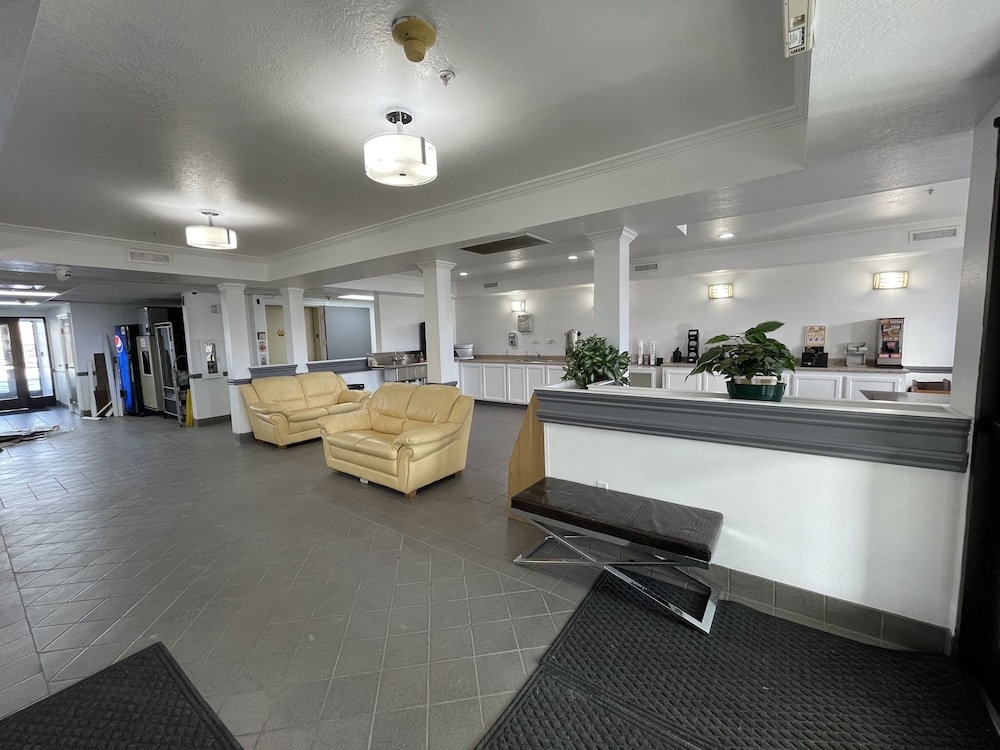 Traveler's Inn Carlin NV near Elko - photo 2