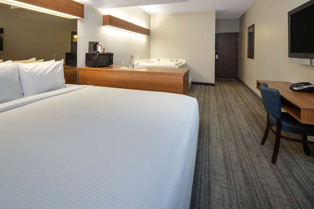 Baymont by Wyndham Las Vegas South Strip - photo 15