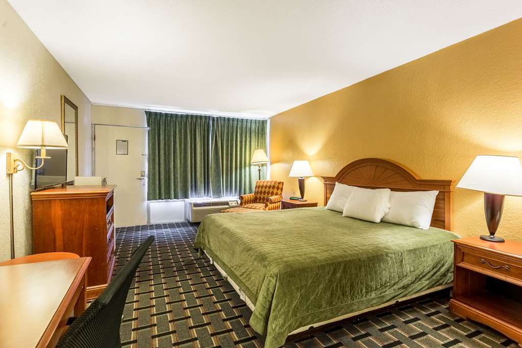 Rodeway Inn Denmark Jackson - photo 8