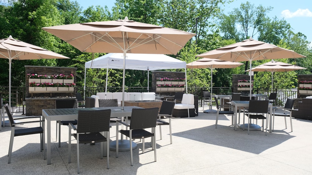 Holiday Inn and Suites Philadelphia W Drexel Hill - photo 86