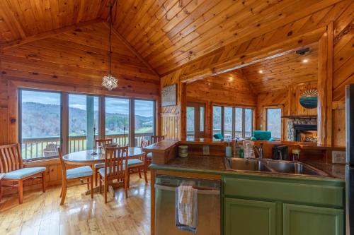 River View Retreat — Boone — photo 3