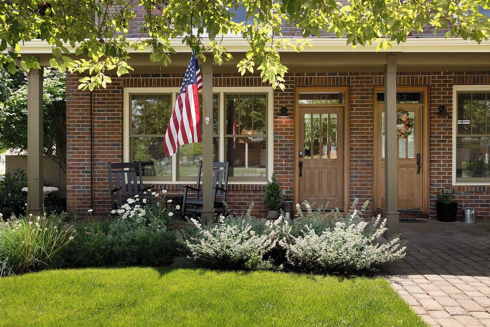 Cascade Cottage Stay for 6 — 4-Star Luxury Hotel in Sisters, United States
