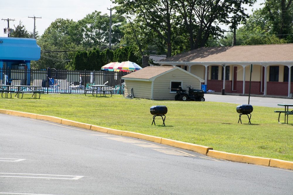 Atlantic Inn & Suites - photo 61