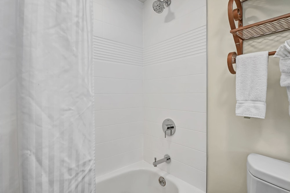 Holiday Inn Piscataway Somerset by IHG - photo 15