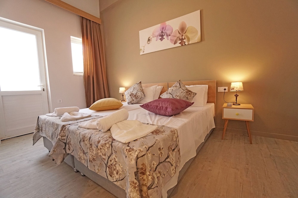 Mare Civitas Apartments — 4-Star Luxury Hotel in Chania, Greece