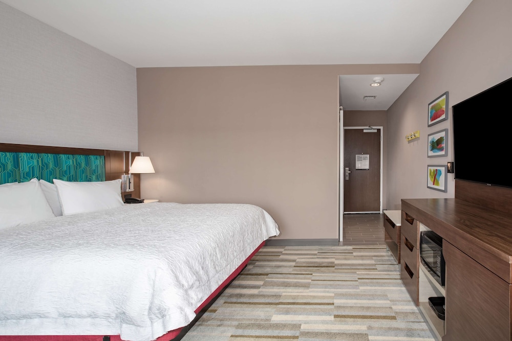 Hampton Inn & Suites Watsonville - photo 10