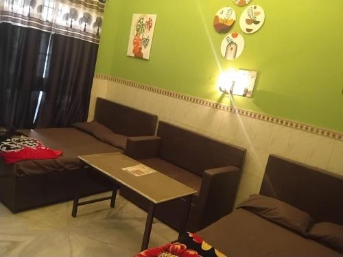 Chobisi hotel - last minute hotel in Maham