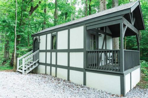 Tiny Home Cottage Near the Smokies #6 Greta - photo 3