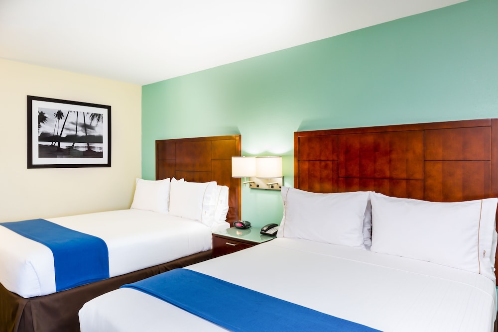GreenTree Inn San Diego Mission Bay - photo 5