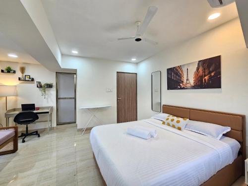 Lite Stays Khar West
