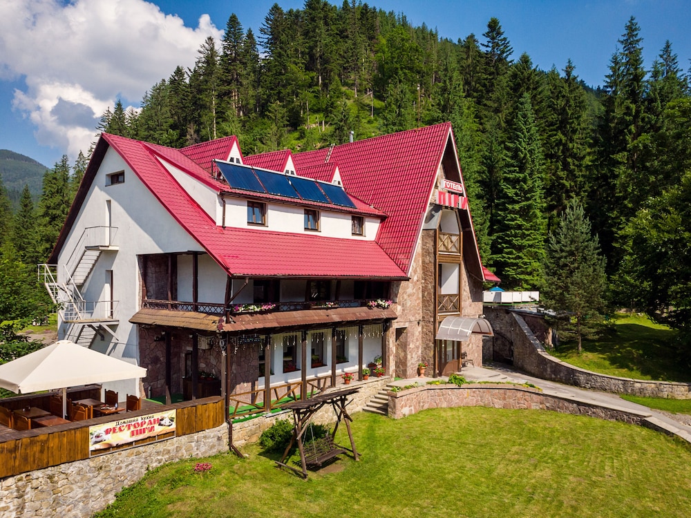 Hotel Pigy in Tatariv, Ukraine