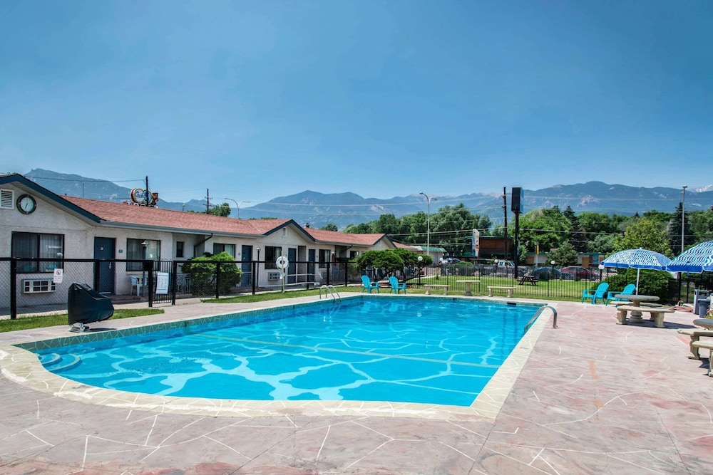 Rodeway Inn & Suites Colorado Springs CO - photo 4