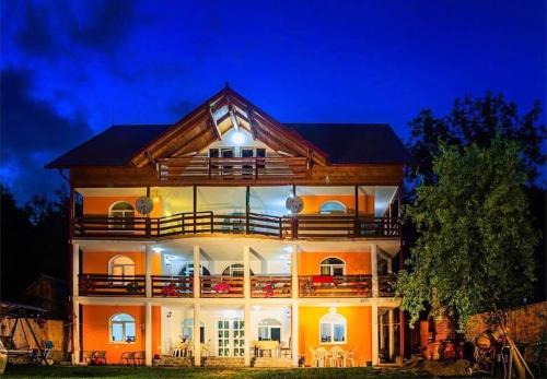 Casa Cristalina And Dumi 15417676 — Albac