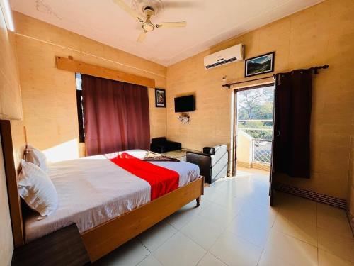 Hotel Raj Golden & Restaurant in Palampur, India