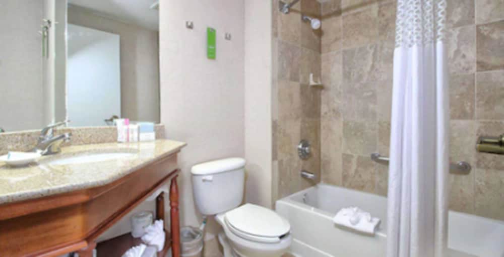Hampton Inn Tucson Airport - photo 30