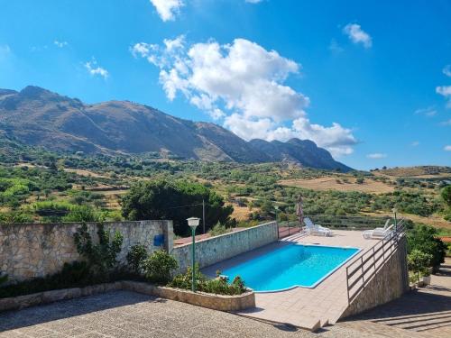 Beautiful Villa in Caccamo Pool — 4-Star Luxury Hotel in Caccamo, Italy