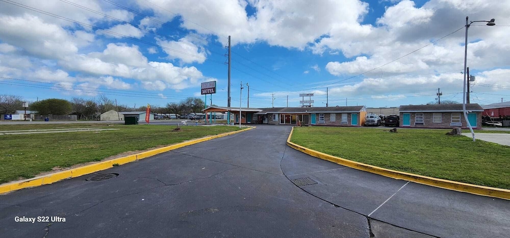 Gulfway Motel By OYO Near Airport I 37 - featured photo