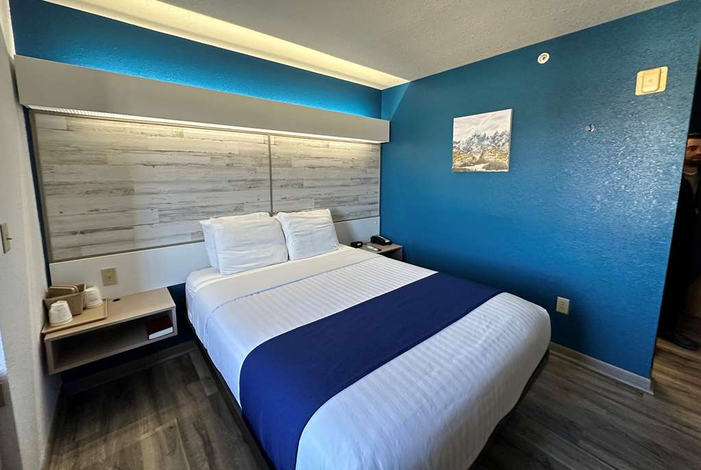 Microtel Inn & Suites by Wyndham Tomah - photo 9