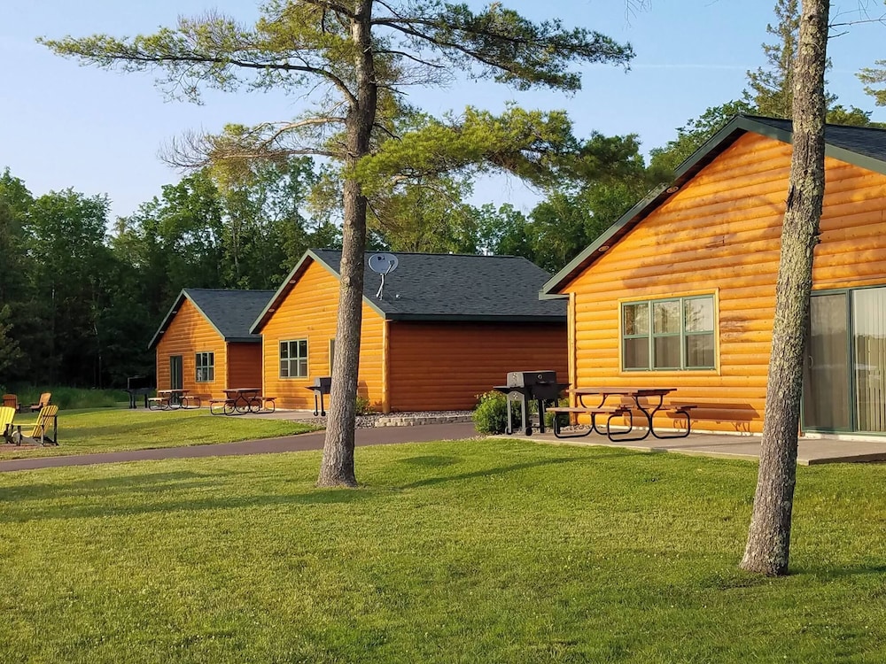 Lena's Northern Pines Resort - photo 92