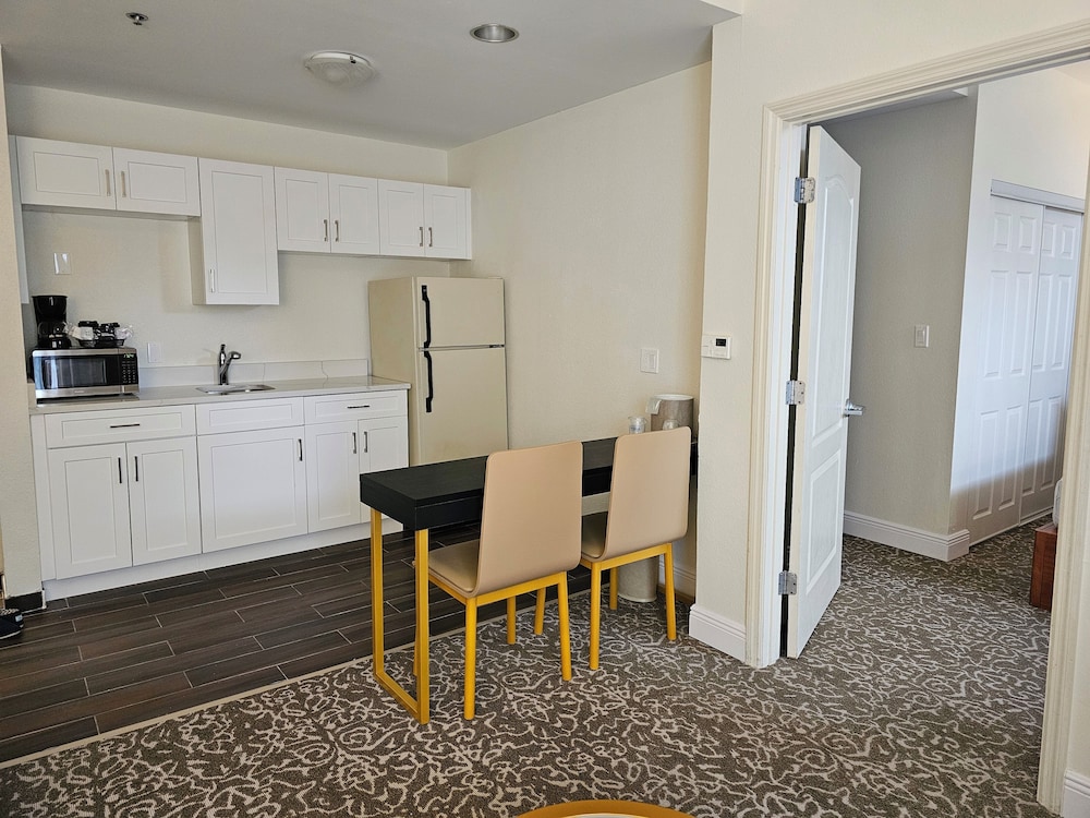 Montreal Suites Orlando By Ihg - photo 10