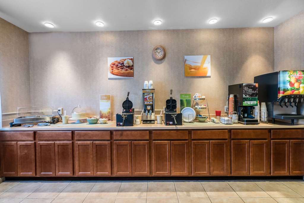 Quality Inn & Suites Sequim at Olympic National Park - photo 41