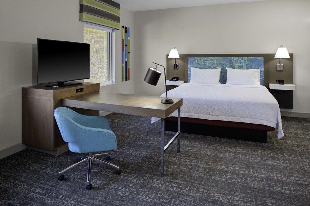 Hampton Inn & Suites Flagstaff East - photo 12