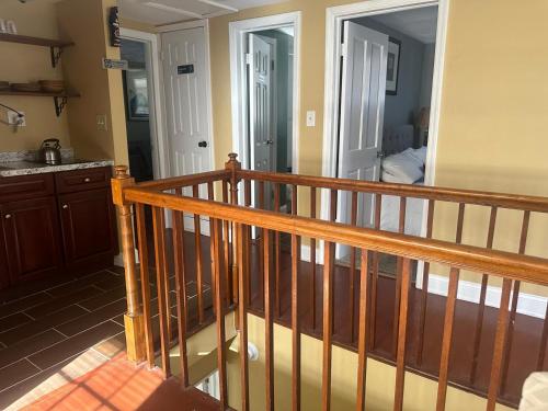 Unit A Gorgeous Private Suite Near Metro Train Station And Washington Dc 21123977 — Capitol Heights