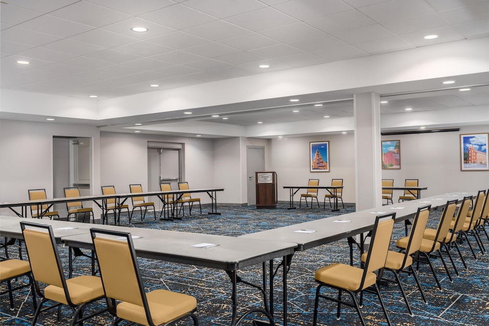 Hampton Inn Pawtucket - photo 31