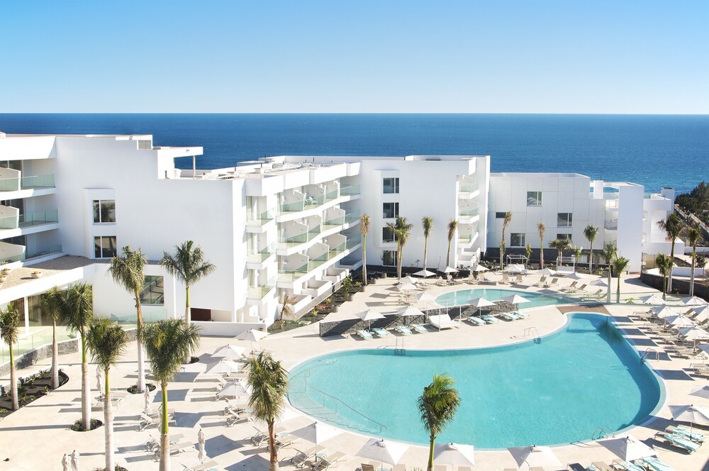 Hotel Lava Beach — 5-Star Luxury Hotel in Puerto Del Carmen, Spain