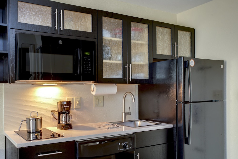 Candlewood Suites Raleigh Crabtree by IHG - photo 21
