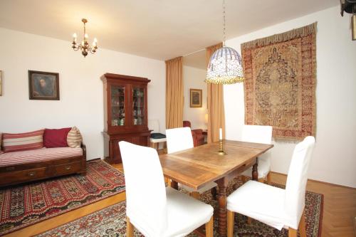Apartment Old Centre Antik Panska — 4-Star Luxury Hotel in Bratislava, Slovakia