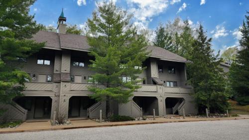 Southridge #2 in Harbor Springs, United States