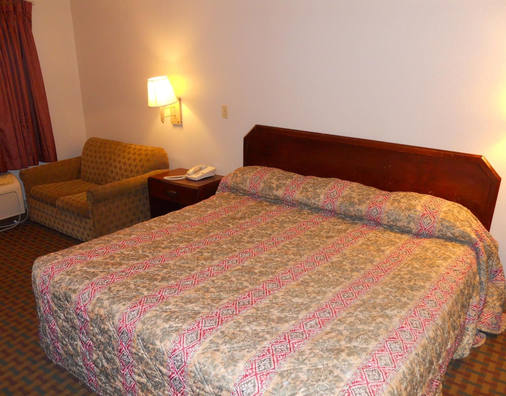 America's Best Inn and Suites Beaufort - photo 9