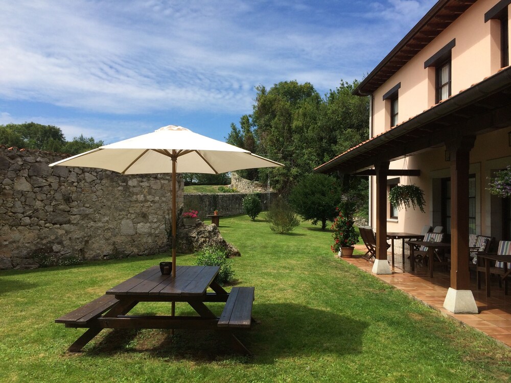 El Texeu — carbon neutral stay, Llanes