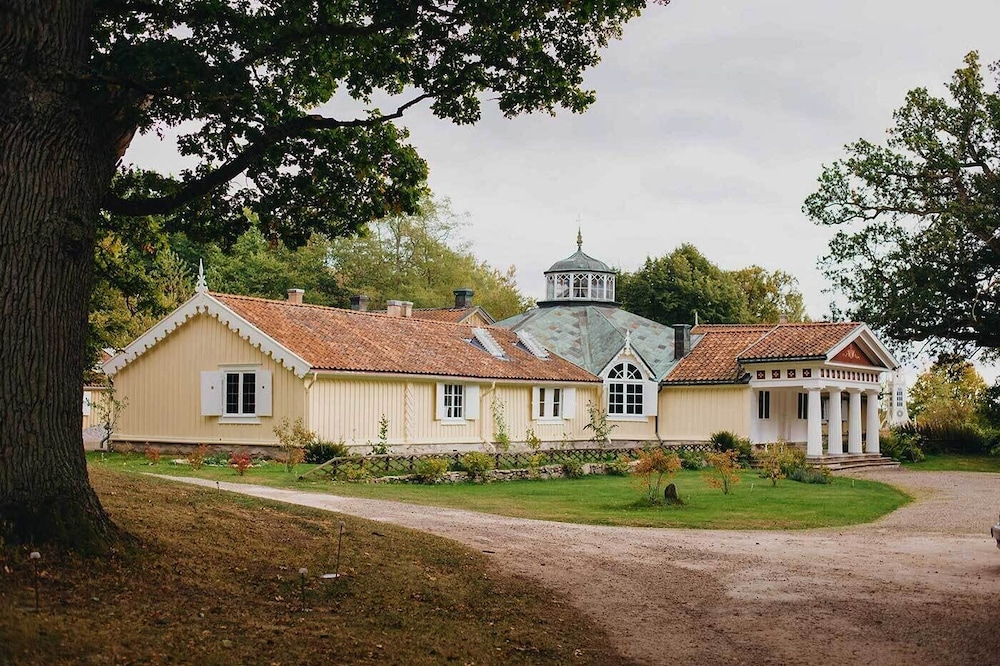 Skärva Herrgård - last minute hotel in Naettraby