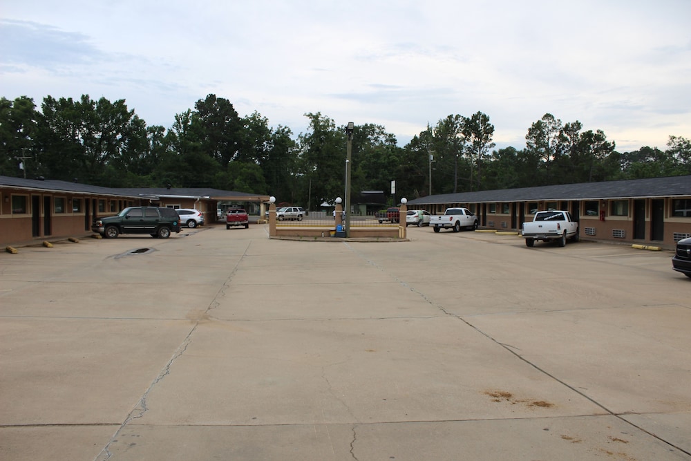 EverGreen Inn & RV - photo 28