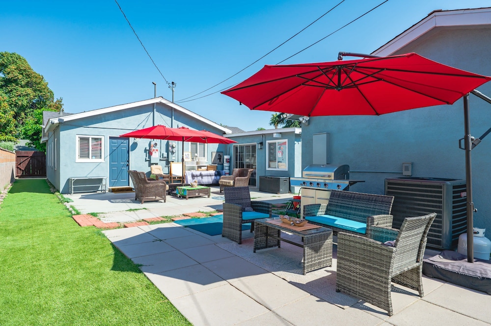 Whimsical Family Stay 10 Min Walk to PV Hospital in Pomona, United States