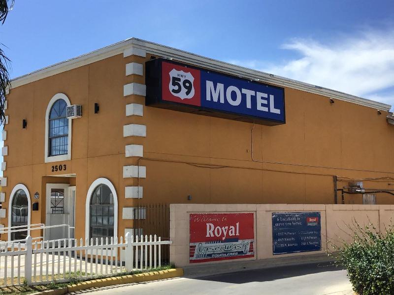 Hwy 59 Motel Laredo Medical Center - photo 4