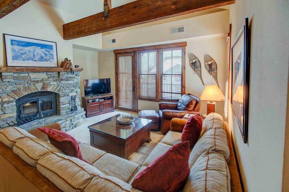 The Lodges #1114 2 Br Condo — 4-Star Luxury Hotel in Mammoth Lakes, United States