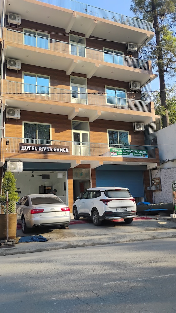 Manta Resort - carbon neutral hotel in Konde