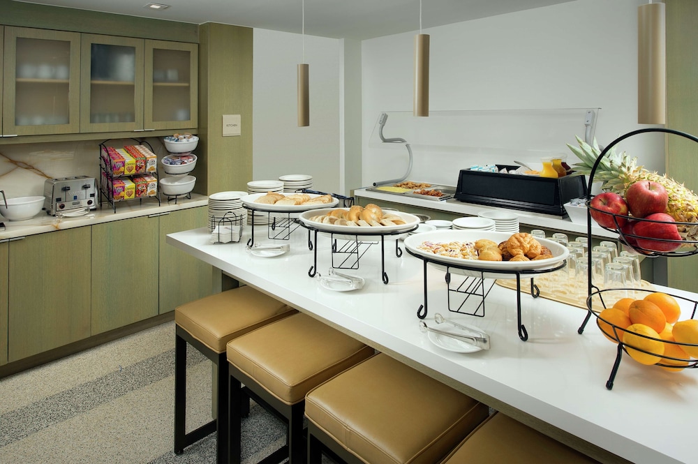 Hilton Garden Inn Miami South Beach - photo 29