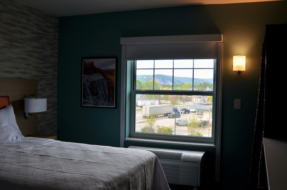 Home2 Suites by Hilton North Conway - photo 11