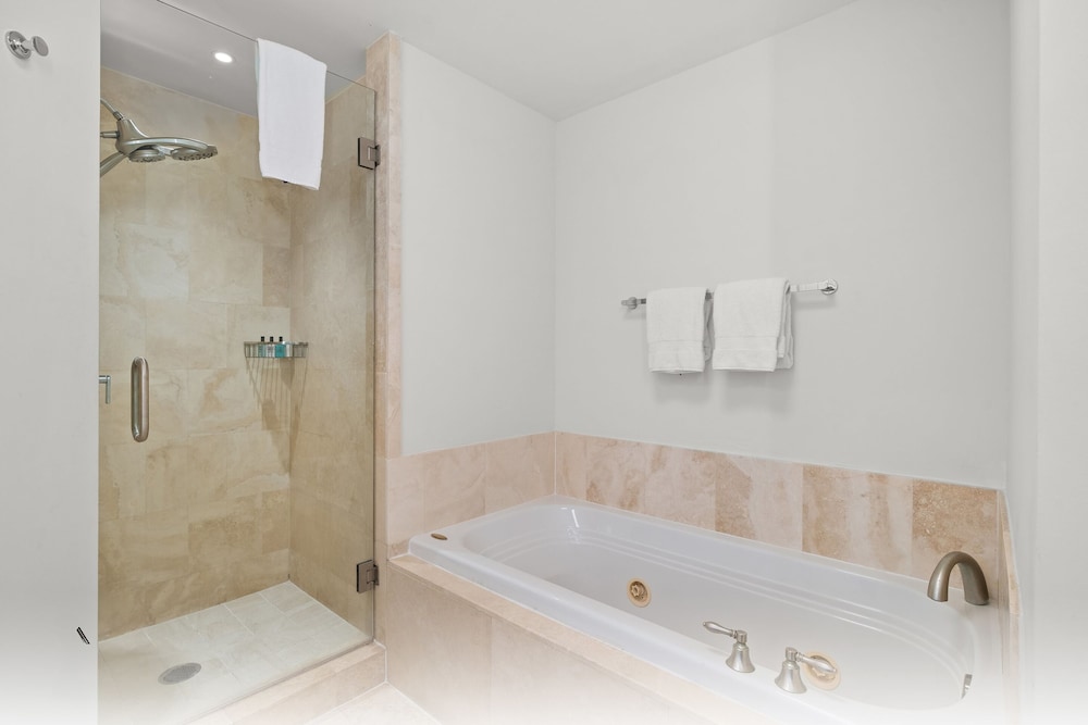 Fontainebleau Miami Beach Private Luxury Suites - photo 339
