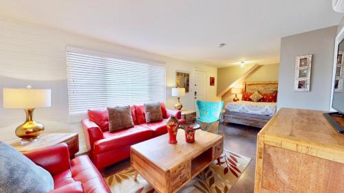 Downtown Cozy Home Base Purple Sage 6 — 4-Star Luxury Hotel in Moab, United States